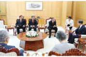 [METV] 文 대통령, 주한 외국대사들에게 신임장 제출받아