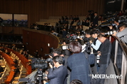 [M포토] ‘뜨거운 취재열기’...홍영표 교섭단체 대표연설 현장