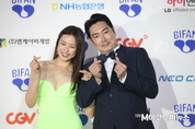 [M포토] ‘장난기 가득, 사이좋은’···배우 조진웅·이하늬