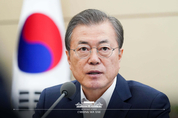 문 대통령, 한국당 필리버스터 겨냥 "국회 선진화법이 후진적인 발목잡기 정치 악용"