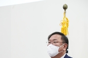 더불어민주당 지도부 총사퇴…전당대회·원내대표 선거 앞당겨 실시