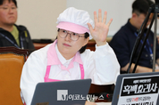 「M포토」 정혜경 진보당 의원, ‘급식 조리사’ 복장으로 국감참석