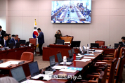 「M포토」 산자위, 고성 오고 가며 잠시 파행...양당 간사 간 협의 후 속개