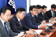 「M포토」 진성준 정책위의장 “尹, 2년 연속 세수 펑크...땜질 처방” 비판