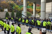 「M포토」 이재명 '위증교사' 선고날…삼엄한 경계