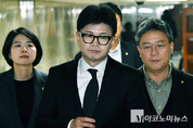 「M포토」 한동훈 “대통령, 조기 퇴진은 불가피”