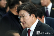 「M포토」 비상의원총회 참석한 권성동 “당이 처한 현실 ‘냉혹’”