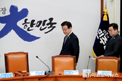 「M포토」 이재명 “추경, 망설일 때 아냐”