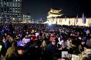 「M포토」 광화문 앞 가득 채운 비상행동 집회