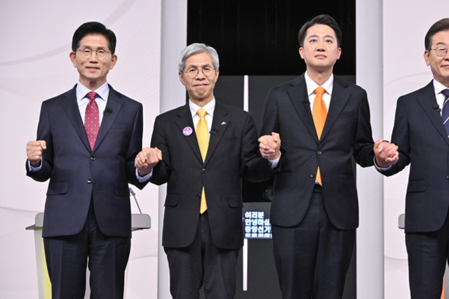 대선후보 첫 TV 토론를 보고 무덤덤해지는 까닭은?