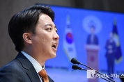 「M포토」 “단일화 없다” 못 박은 이준석
