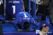 「M포토」 큰절로 유세 마무리하는 이재명