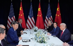 中, 미국산 콩 수입 재개...美, 관세 10 인하...무역전쟁 ‘숨고르기’