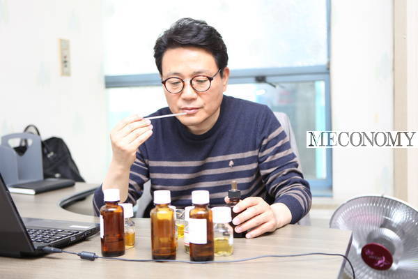 송인갑 후각디렉터