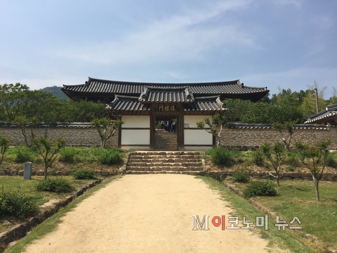 병산서원의 정문인 복례문
