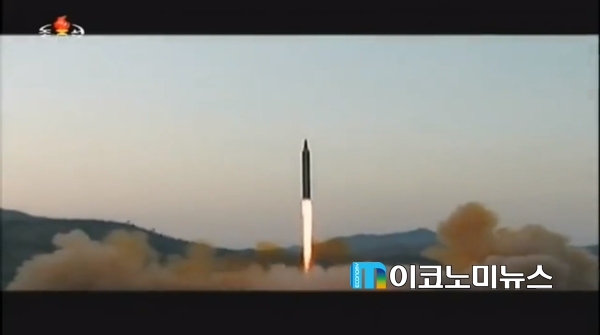 화성-12호 발사 장면 / 사진 : 유튜브 화면 캡쳐
