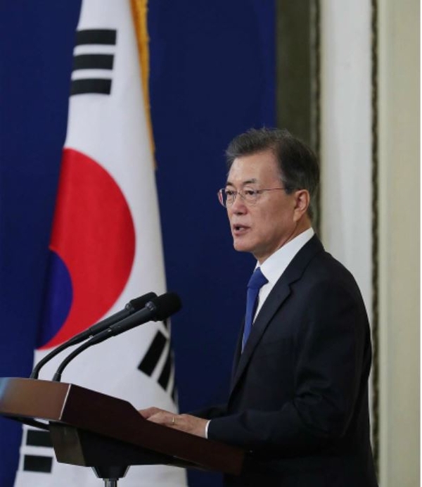 8월14일 독립유공자 및 유족과의 오찬을 갖은 문재인 대통령(사진 : 청와대)