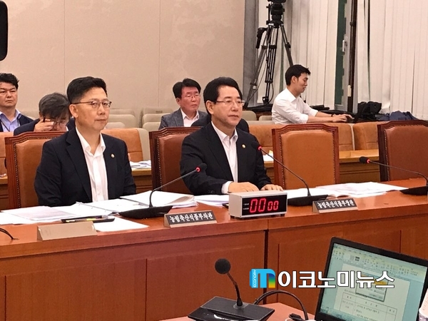 (사진 우) 김영록 농림축산식품부장관