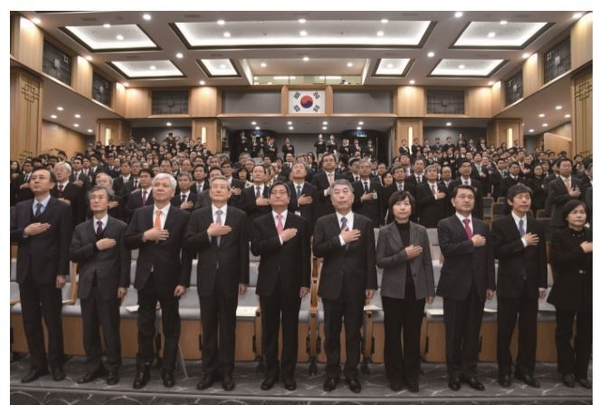 김명수 대법원장 취임 후 처음이자 2018 첫 사건으로 대법원 전원합의체는 성남시 환경미화원 사건을 선택했다.