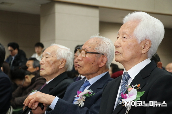 (왼쪽부터) 조영진 사단법인 한국독립유공자협회장, 임우철 애국지사, 승병일 애국지사.