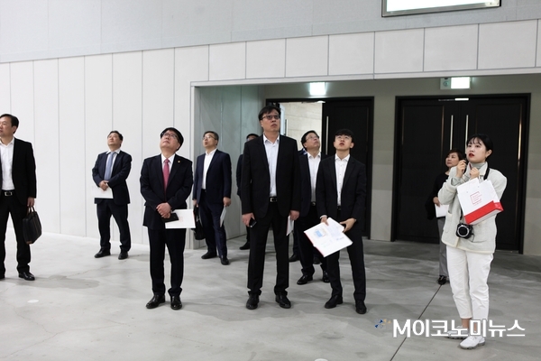중국 산둥성 영성시대표단은 수원컨벤션센터의 용도별로 잘 기획된 건물에 집중했다.