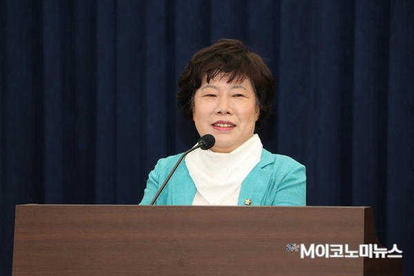 29일 국회에서 열린 자동차 튜닝산업 활성화 토론회에서 조배숙 민주평화당 의원이 축사를 하고 있다. <사진 - 김선재 기자>