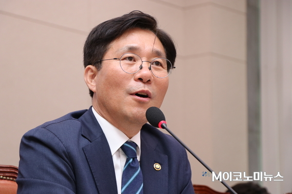 성윤모 산업통상자원부 장관 / 사진 : M이코노미뉴스 DB