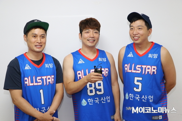 왼쪽부터 개그맨 송준근, 김재욱, 정범균