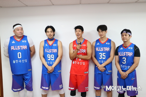 왼쪽부터 배우 박광재, 여욱환, 김영준, 김산호, 권성민