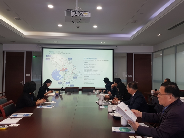 수저우 고속철도신도시 관리위원회를 찾은 경기도 황해청 대표단(사진 : 경기도 황해경제자유구역청 제공)