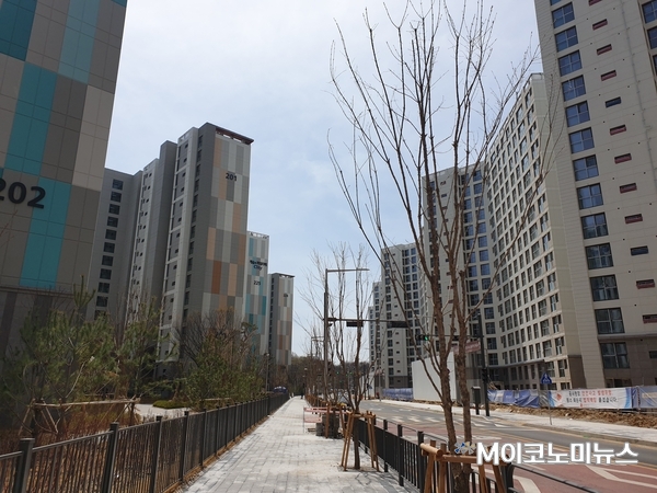 경기 김포 고촌읍 소재 캐슬앤파밀리에시티.