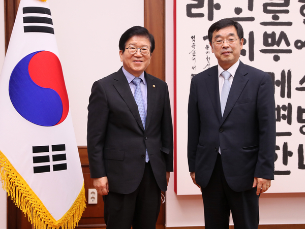 박병석 국회의장(왼쪽)과 장하연 서울지방경찰청장