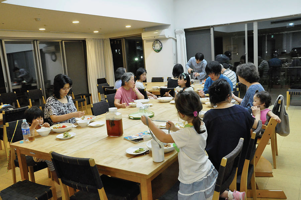 사진 출천 : www.collectivehouse.co.jp