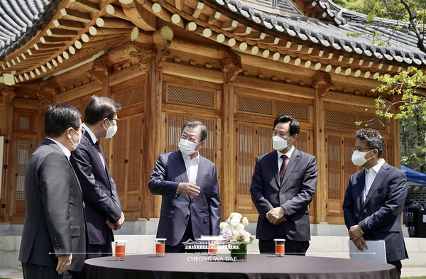문재인 대통령과 오세훈 서울시장의 오찬회동 / 청와대 제공