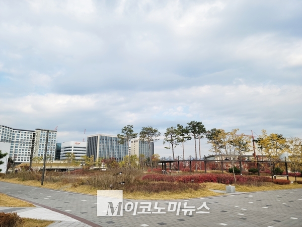 사진/ 마곡 롯데캐슬 르웨스트 인근에 있는 보타닉공원 