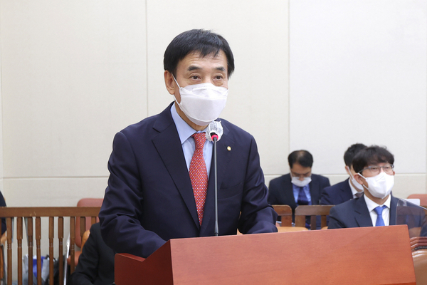 이주열 한국은행 총재 <사진 : 국회 제공>