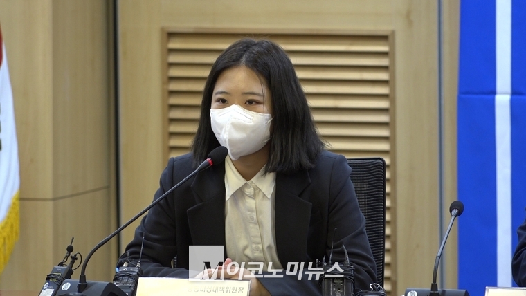 더불어민주당과 새로운물결 합당 서약식에서 발언하고 있는 더불어민주당 박지현 공동비상대책위원장(사진:M이코노미DB)