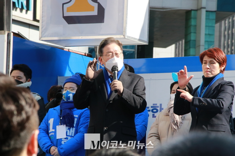 제20대 대통령 선거운동 당시 연설중인 이재명 더불어민주당 총괄선거대책위원장(사진:M이코노미DB)