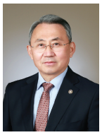 모종화 본지 편집위원<br>
- 전 병무청장전<br>
- 한국방위산업진흥회 상근부회장<br>
-대한민국 육군 인사사령관<br>
-대한민국 육군 제1군단 군단장<br>
- 제1대 합동군사대학교 총장 