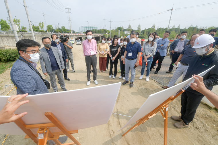 ▲사진/ 이권재 오산시장 당선인 인수위 환경사업소 현장방문 (이권재 오산시장 당선인 측 제공)