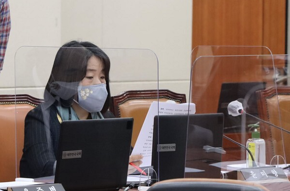 윤미향 의원. <사진: 윤미향 의원실 제공>