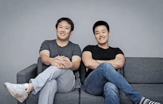 (왼쪽부터) 신현성 차이홀드코 대표, 권도형 테라폼랩스 대표. <사진: 테라 제공>
