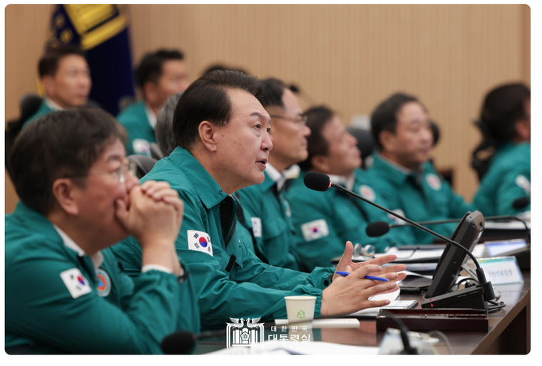 지난 8일 윤석열 대통령은 제6호 태풍 '카눈' 대처 긴급 점검회의를 주재했다. / 사진 대통령실