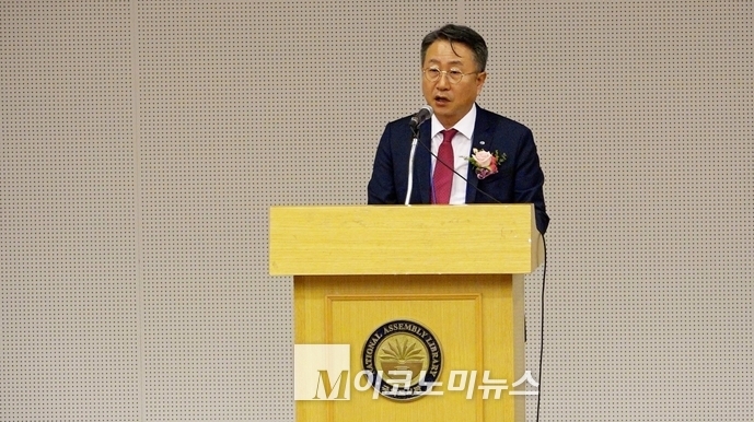 한국농식품투자협회 권준희 공동대표가 환영사를 하고 있다. 