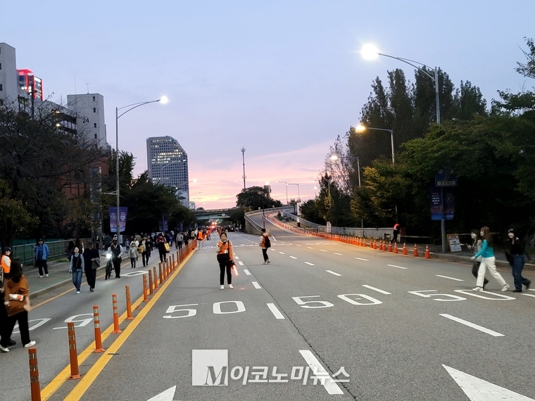 7일 오후 2시부터는 영등포구 여의동로(마포대교 남단~63빌딩) 교통이 전면 통제됐다. 