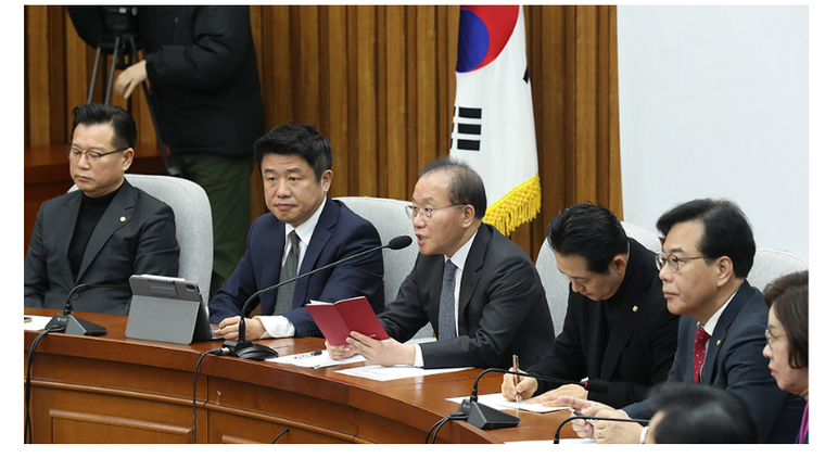 26일 오전 윤재옥 원내대표와 원내대표단은 서울 여의도 국회 회의실에서 열린 원내대책회의에 참석했다. 사진 국민의힘 