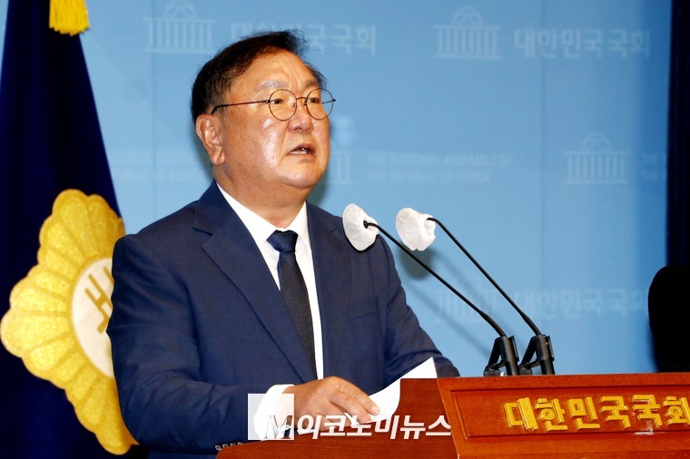 김태년 의원이 25일 오전 국회 소통관에서 기자회견하고 있다. (사진=최동환 기자)