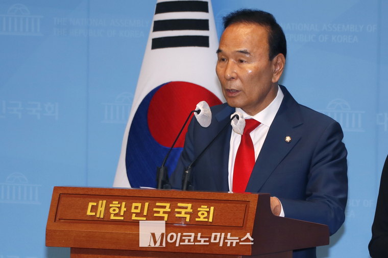 박덕흠 국민의힘 의원이 기자회견 하고 있다. (사진=최동환 기자)