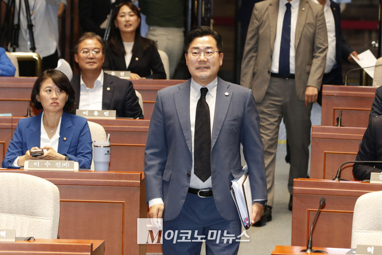 박찬대 더불어민주당 당대표 직무대행 겸 원내대표가 이총에 참석하고 있다. (사진=최동환 기자)