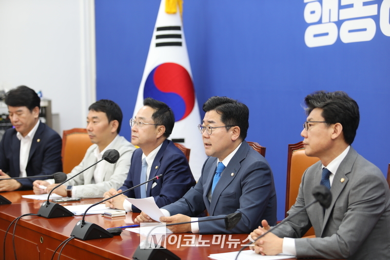 박찬대 더불어민주당 당대표 직무대행 겸 원내대표가 4일 정책조정회의에서 발언하고 있다. (사진=최동환 기자)